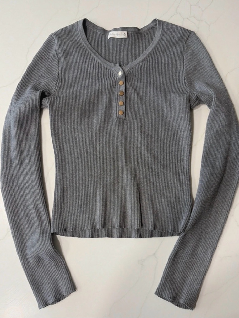 Ribbed Long-Sleeve Henley Top - Gray